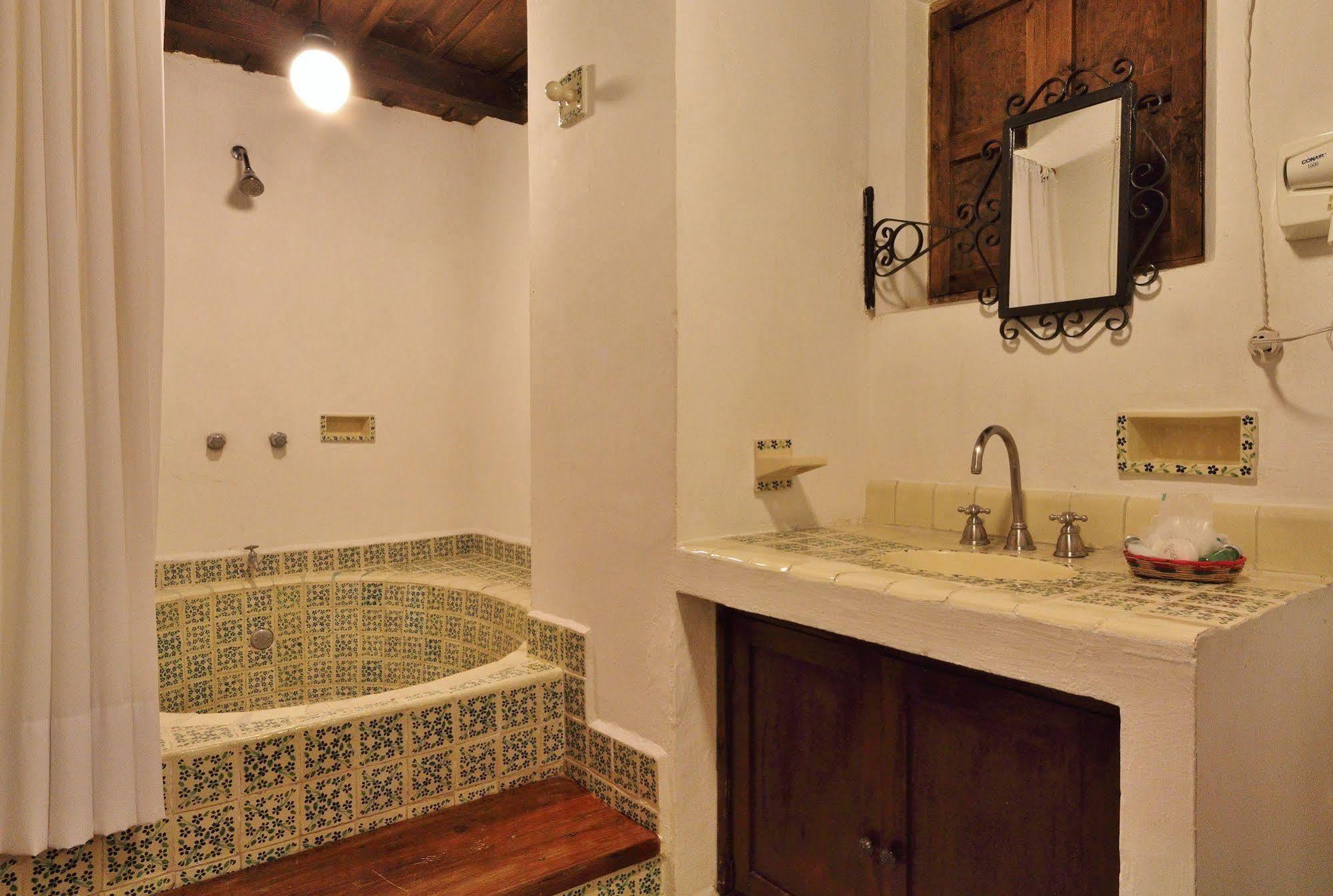 Parador-museo Santa Maria Hotel